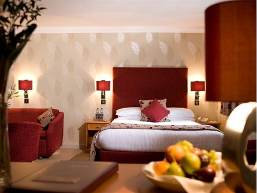 Malin Court Hotel And Restaurant Еър Стая снимка