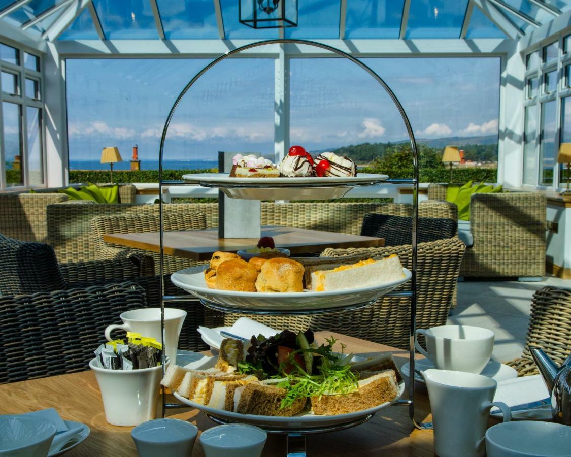 Malin Court Hotel And Restaurant Еър Екстериор снимка